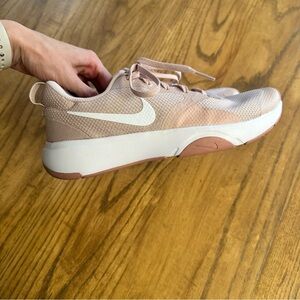 Women Nike City Rep TR Training Shoes Sneaker Pink Oxford/Barely Rose Size 8.5